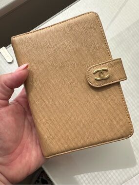 CHANEL Tan Leather Agenda Cover with Gold CC Snap (vintage)